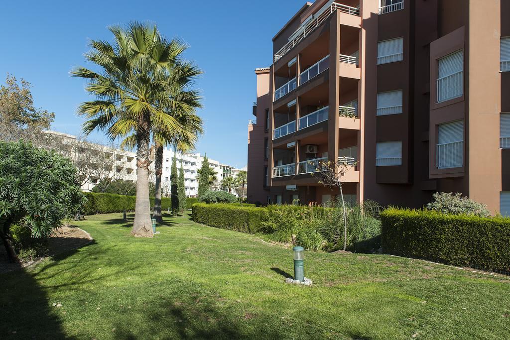 Rocha Blue Sea Apartment Portimao Luaran gambar